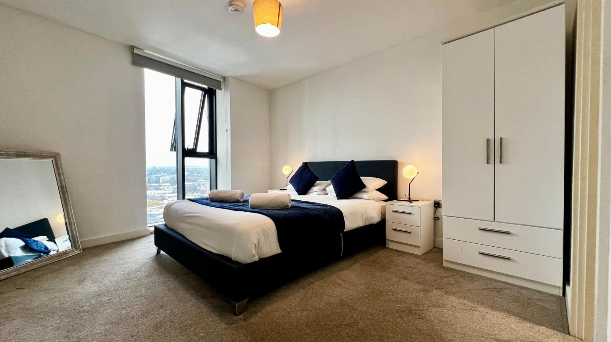 Premium Deals L Last-Minute Stay L 4 Min Walk To Birmingham Central Library L 18Th Floor 2 Bed 2 Bath City Centre Penthouse With Gym & Netflix By Jvt Short Lets Bagian luar foto